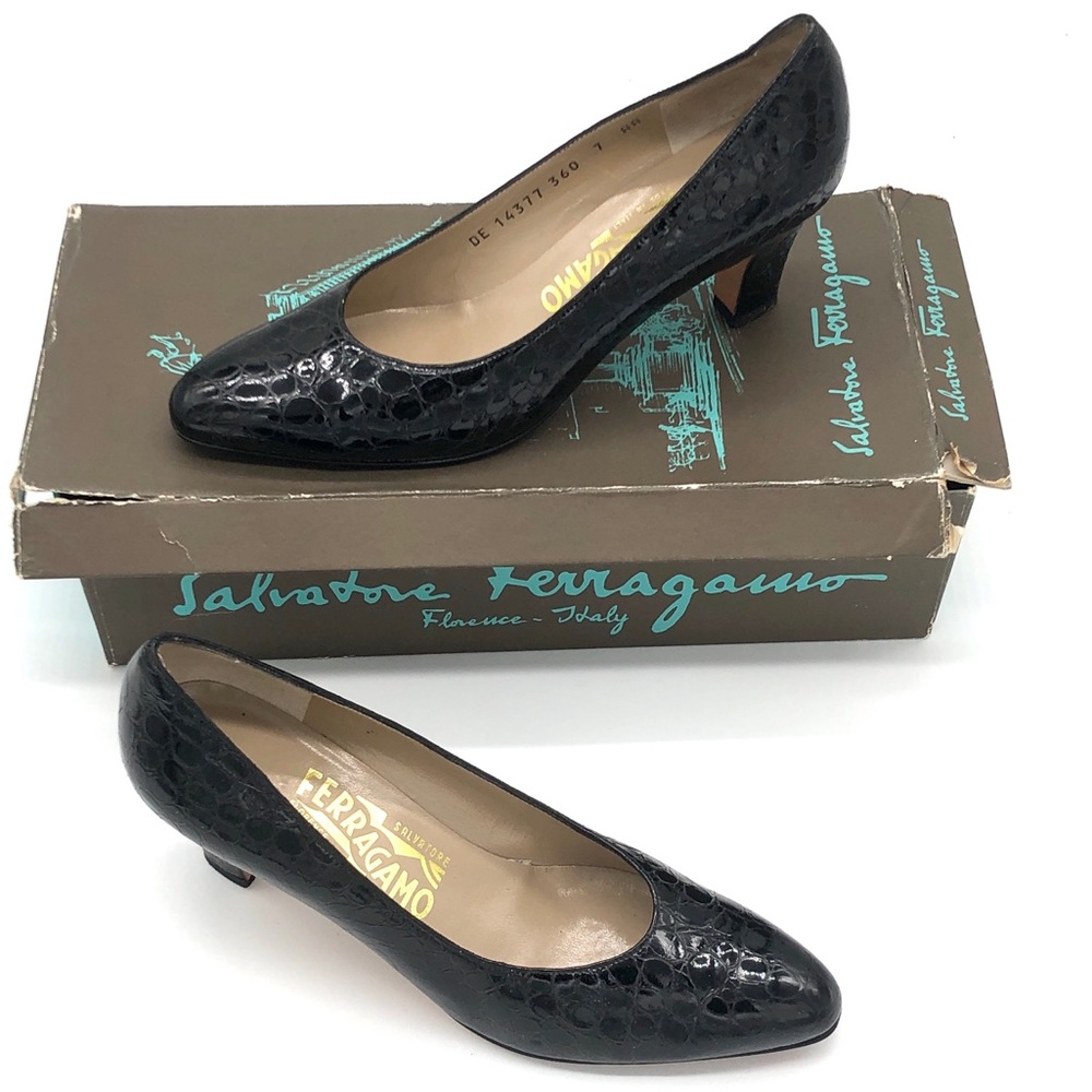 SALVATORE FERRAGAMO EMBOSSED LEATHER PUMPS 7 AA